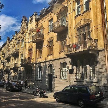 Friends Hostel Lviv Rustaveli Str Exterior foto